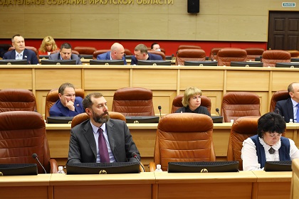 Текущую ситуацию с распространением коронавирусной инфекции в Иркутской области обсудили на Депутатском штабе